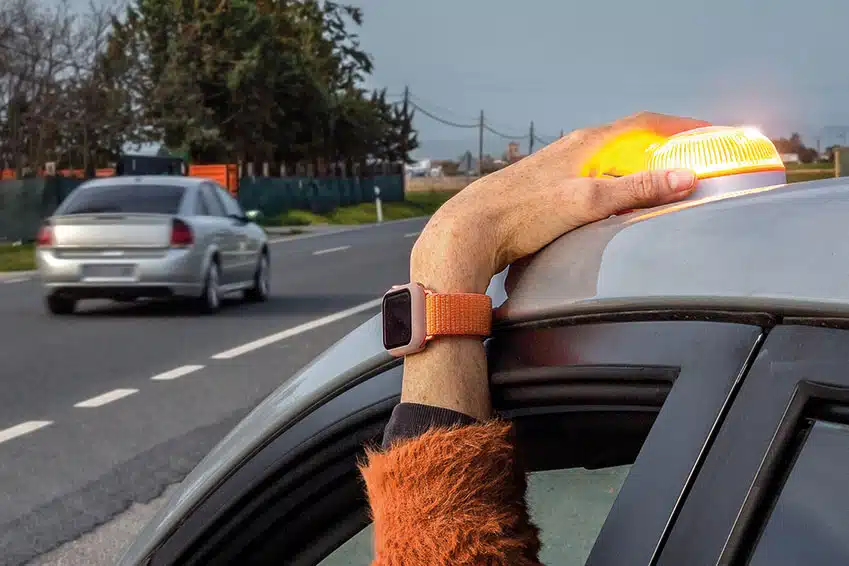Balise lumineuse V-16 obligatoire en Espagne